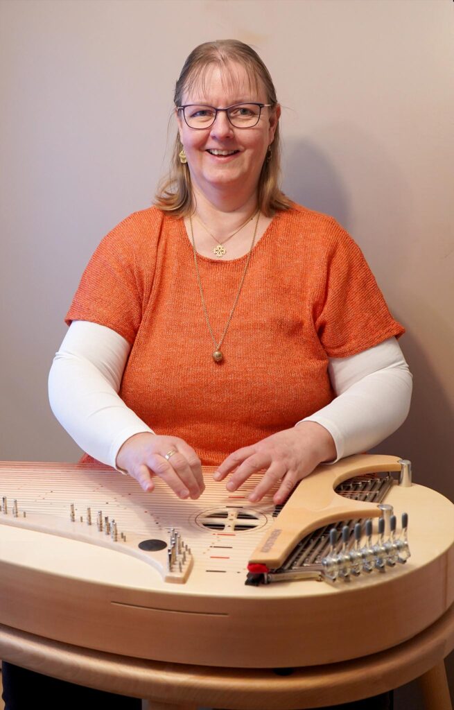 Maarit Aarvala - kansanmusiikkikantele